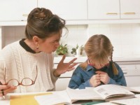 心理咨询与心理治疗：家长在对子女进行批评教育时，应采取何种态度和方式